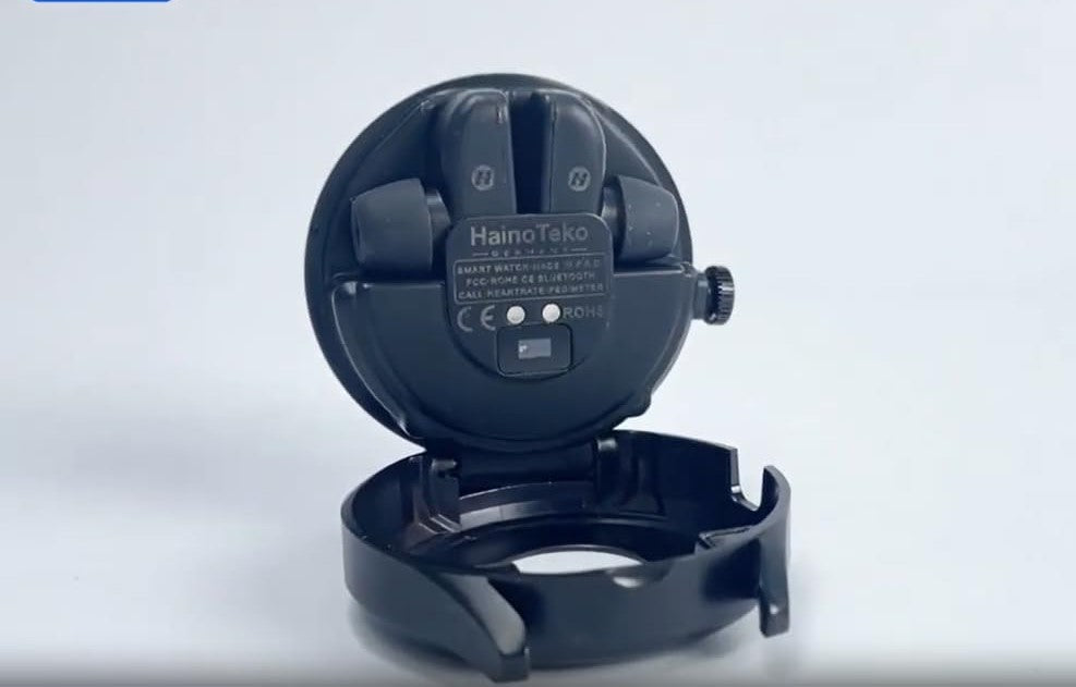 Premium Smart Watch 2-in-1 with Wireless Earbuds Ultra Combo